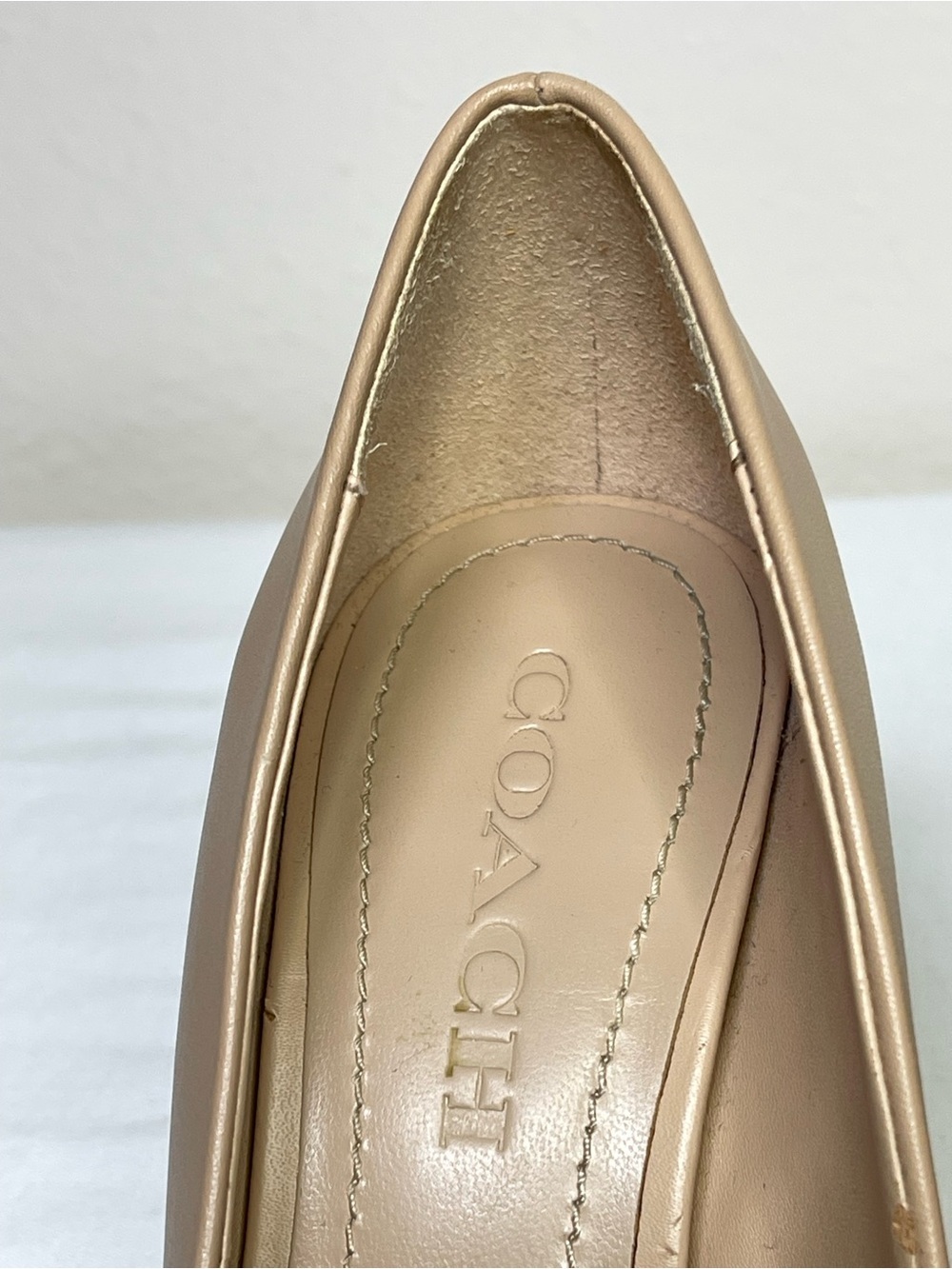 Coach Women’s Waverly Beachchain Pumps in Neutral Beige - Picture 8 of 14